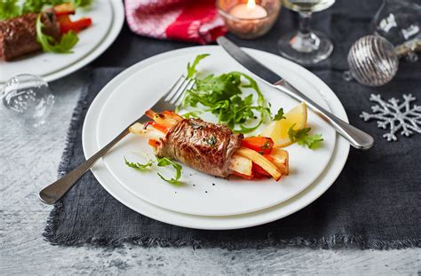 Minute steak rolls with seasonal veg .